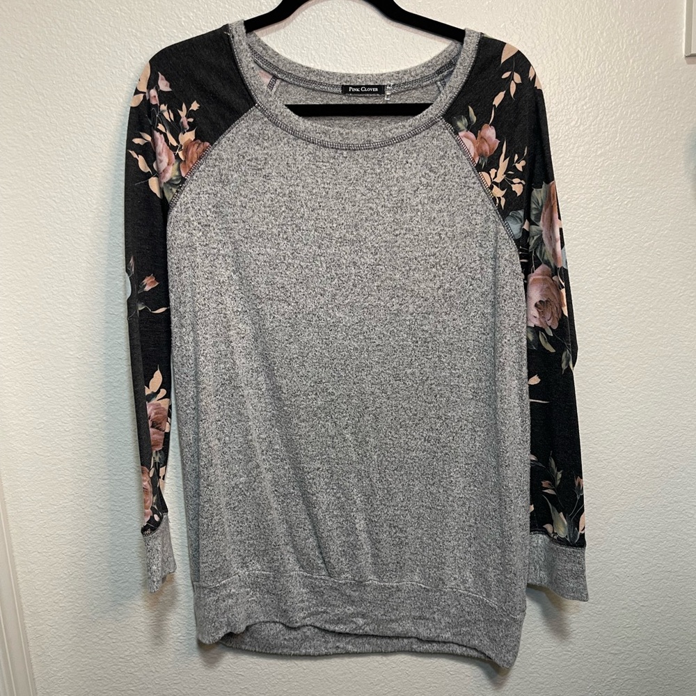 Pink Clover Medium knit top